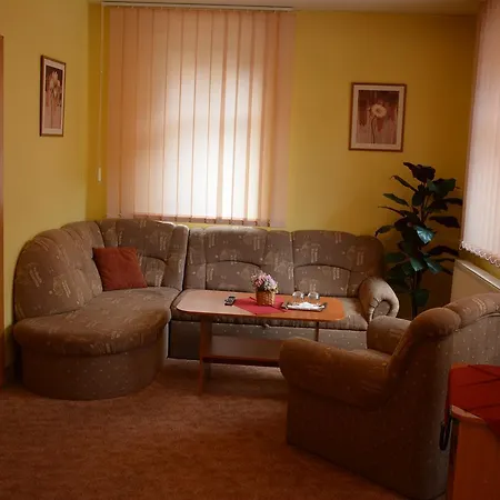 Vrsatec * Oroszlánkő